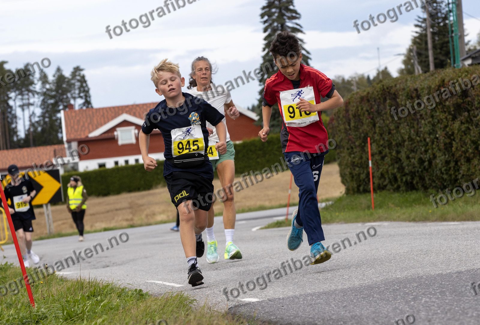 Emrik Christoffersen (945) · Marcus Nguyen (918)