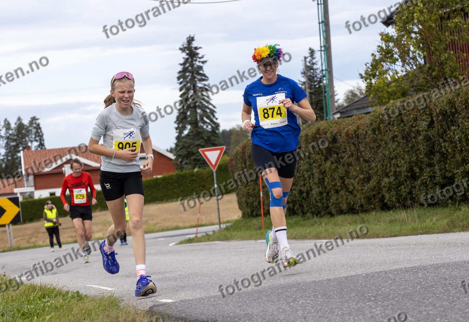 Karoline Thonerud (905) · Stine Holt (874)