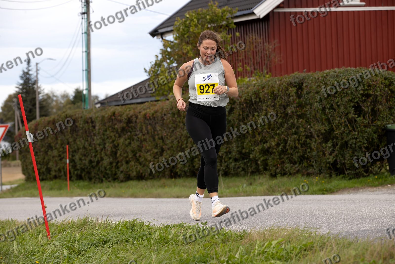 Elisabeth Holm (927)