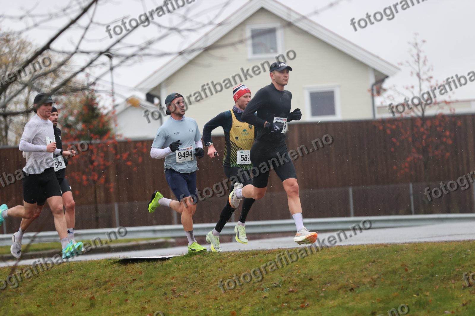 Kristian Grue (9218) · Martin Myrvold (9494) · Eivind Øygard (589)