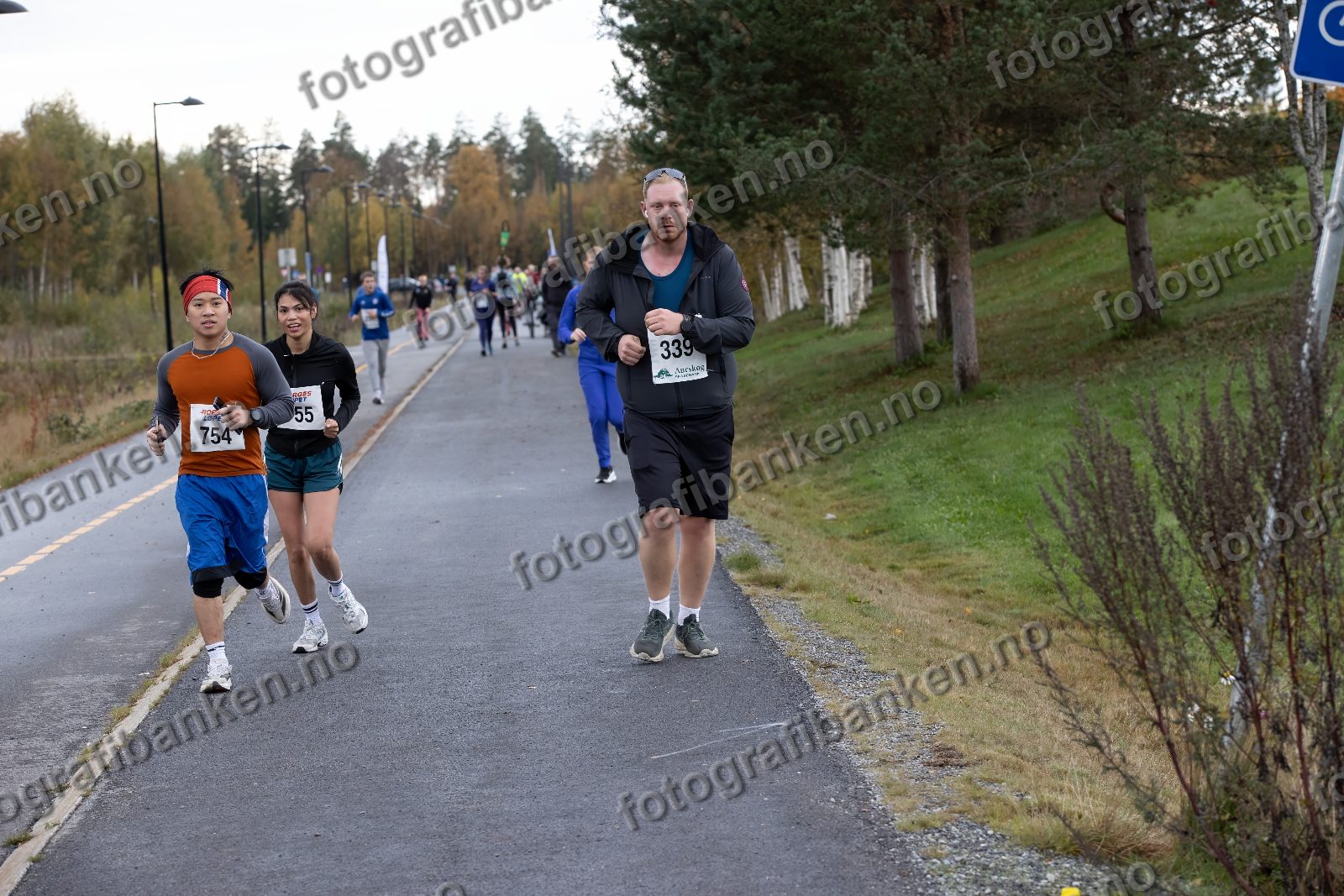 Phat Tan Dang (754) · Rungarun Yensuthi (755) · Matz Gravseth (339)