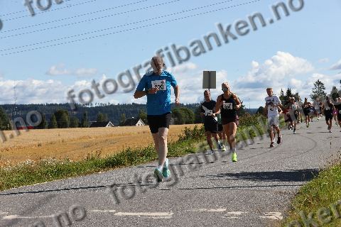 Erik Nilsen (739) · Katrine Bråthen (805) · Maximilian Foshaug (827)