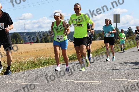 Camilla Berntsen (725) · Jenny Knudsen (791) · Elin Lippe Stavnes (925)