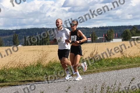 Willem Henninger (831) · Anna Hjortaas Prestby (932)
