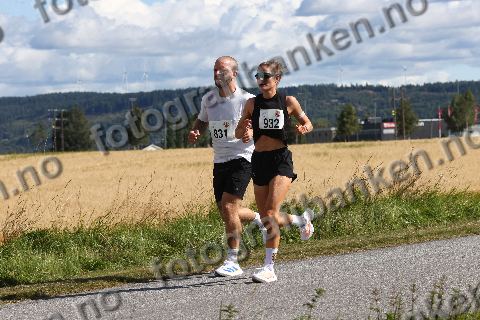 Willem Henninger (831) · Anna Hjortaas Prestby (932)