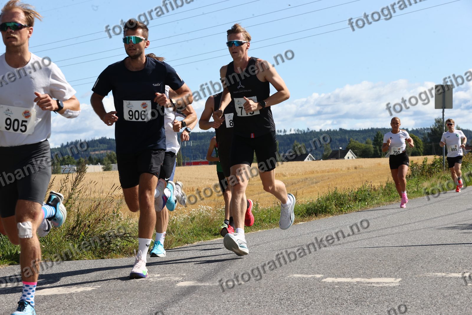 Julie Lous (790) · Nicolai Arntzen Borenstein (895) · Haakon. Bakke. (905)