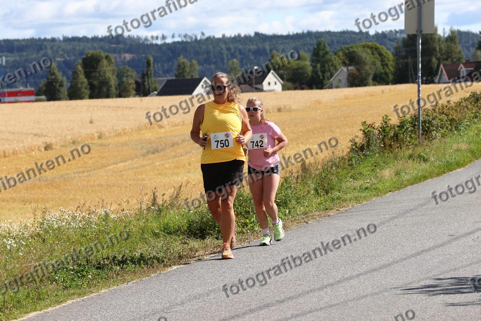 Petronelle Mølmen (742) · Siri Mølmen (750)