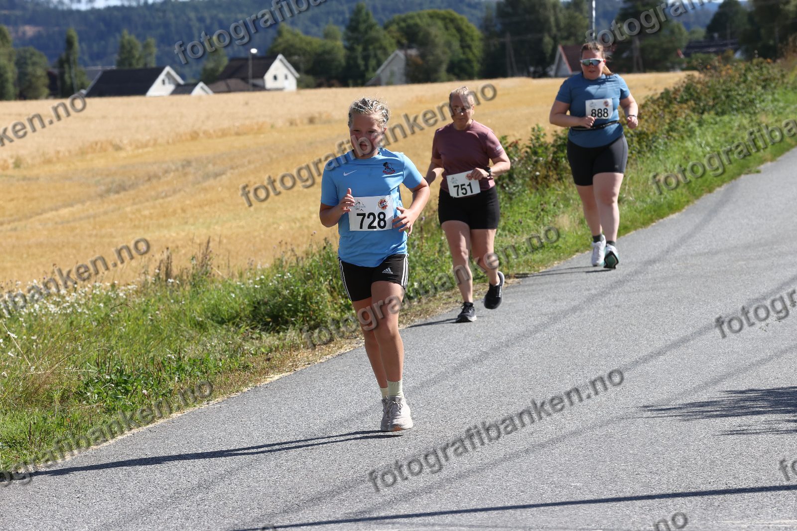 Viola Marie Berntsen Buksrud Buksrud (728) · Ingvild Lyngved Ødegård (888)