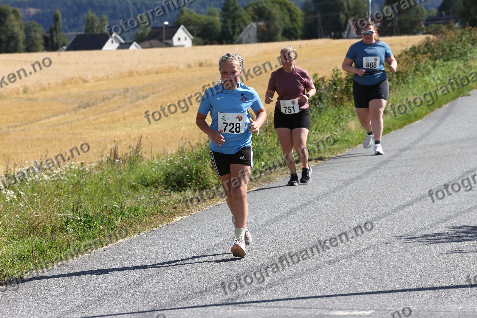 Viola Marie Berntsen Buksrud Buksrud (728) · Ingvild Lyngved Ødegård (888)